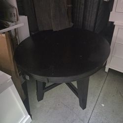 Aadhira Extendable Dining Set