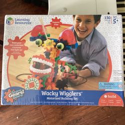 Wacky Wiggles 130 Piece Buliding Set Motorized
