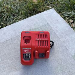 M12 and M18 12-Volt/18-Volt Lithium-Ion Multi-Voltage Rapid Battery Charger