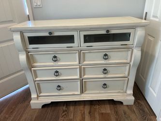 FREE White Dresser