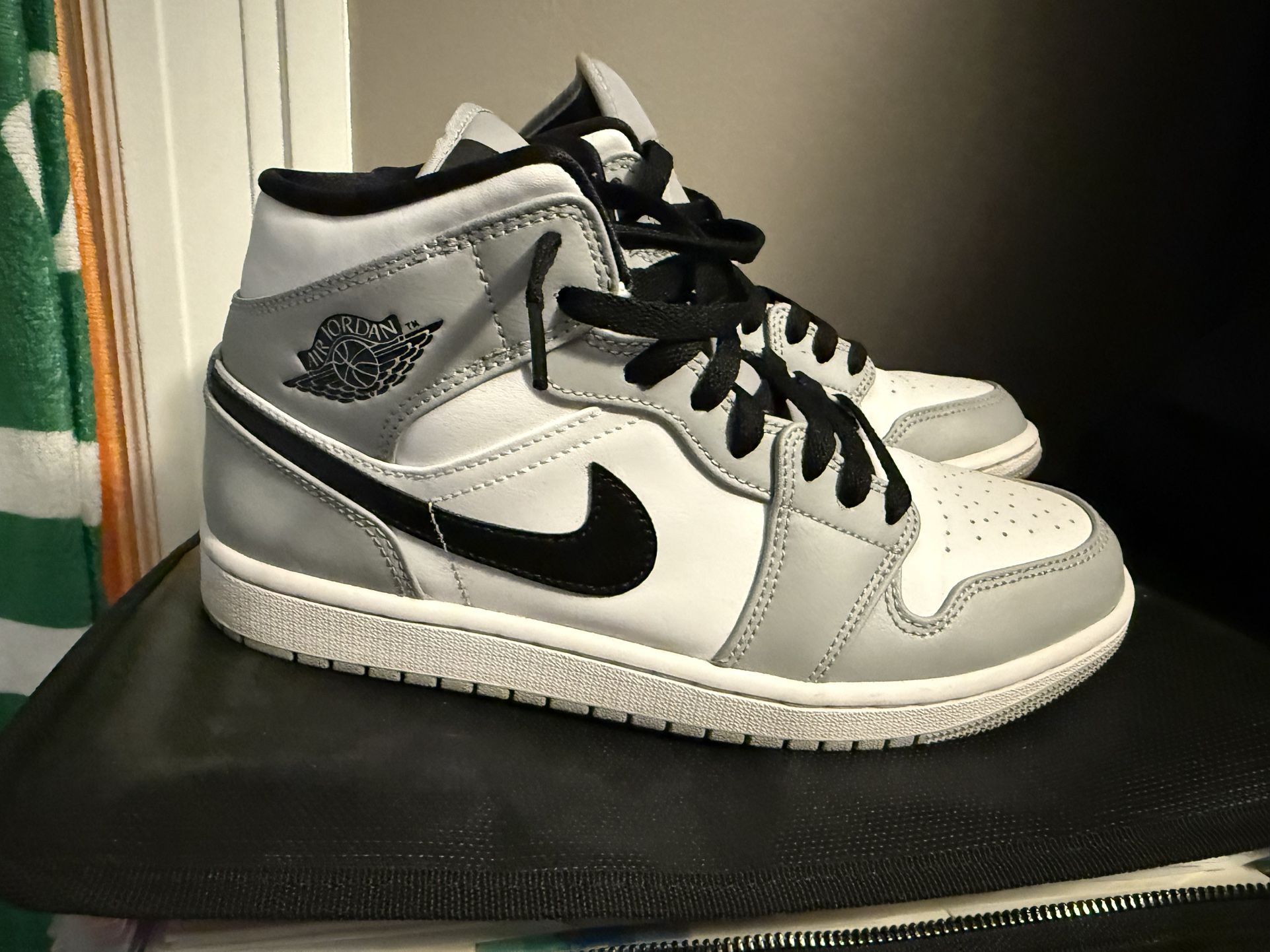 Nike Mid Smoke Grey Size 8