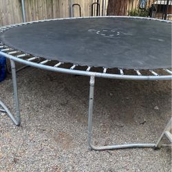 Trampoline 12’