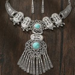 BEAUTIFUL NECKLACE & EARRINGS SET ( FASHION JEWELRY )