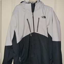 BRAND NEW! Northface coat