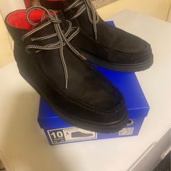 Men’s casual black shoes, size 10