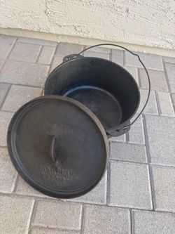 Ridgeway by Kelty 12 inch diam 8 Qt cast-iron Dutch oven