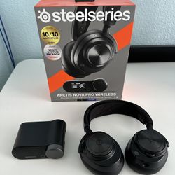 SteelSeries Arctis Nova Pro Wireless headset