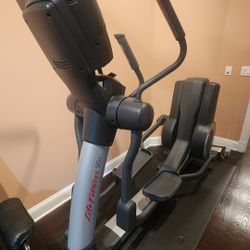 Life Fitness 95x Elliptical