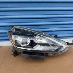 2016,2017,2018,2019 Nissan Sentra SR Headlight/Foco Delantero LED Rh Passenger Oem,Original  Ask