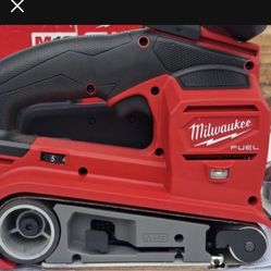 Milwaukee. M 18 Fuel , Belt Sander.