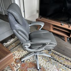 Raymour & Flanigan Office Chair