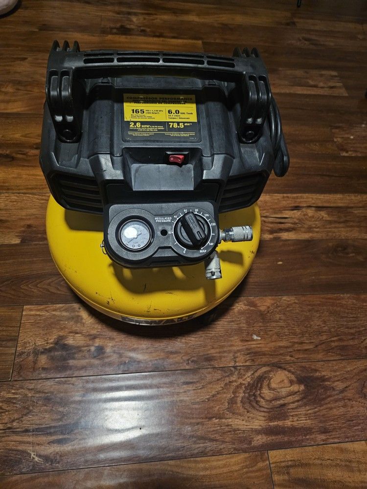 Almost New Dewalt Air Compressor Whit The 2 Hoses