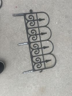 Style Selections 0.5-in x 23-in x 13-in Black Polyresin Decorative fencing