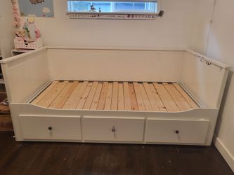 Ikea Hemnes Daybed transform to Double Bed
