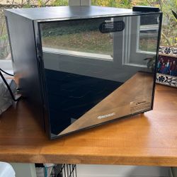 Wine Enthusiast refrigerator 