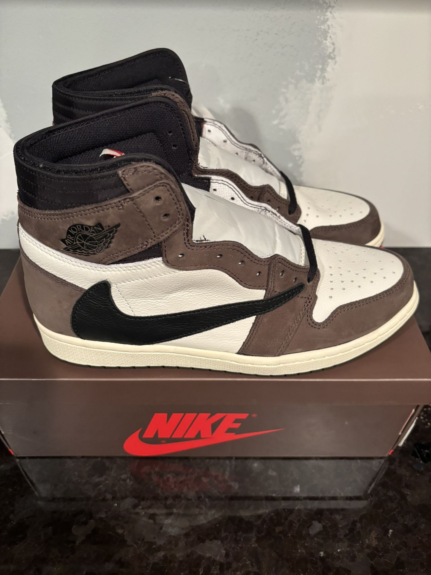 Air Jordan 1 High OG Travis Scott Mocha