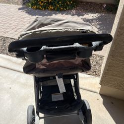 Chicco Bravo stroller And Key fit Car seat