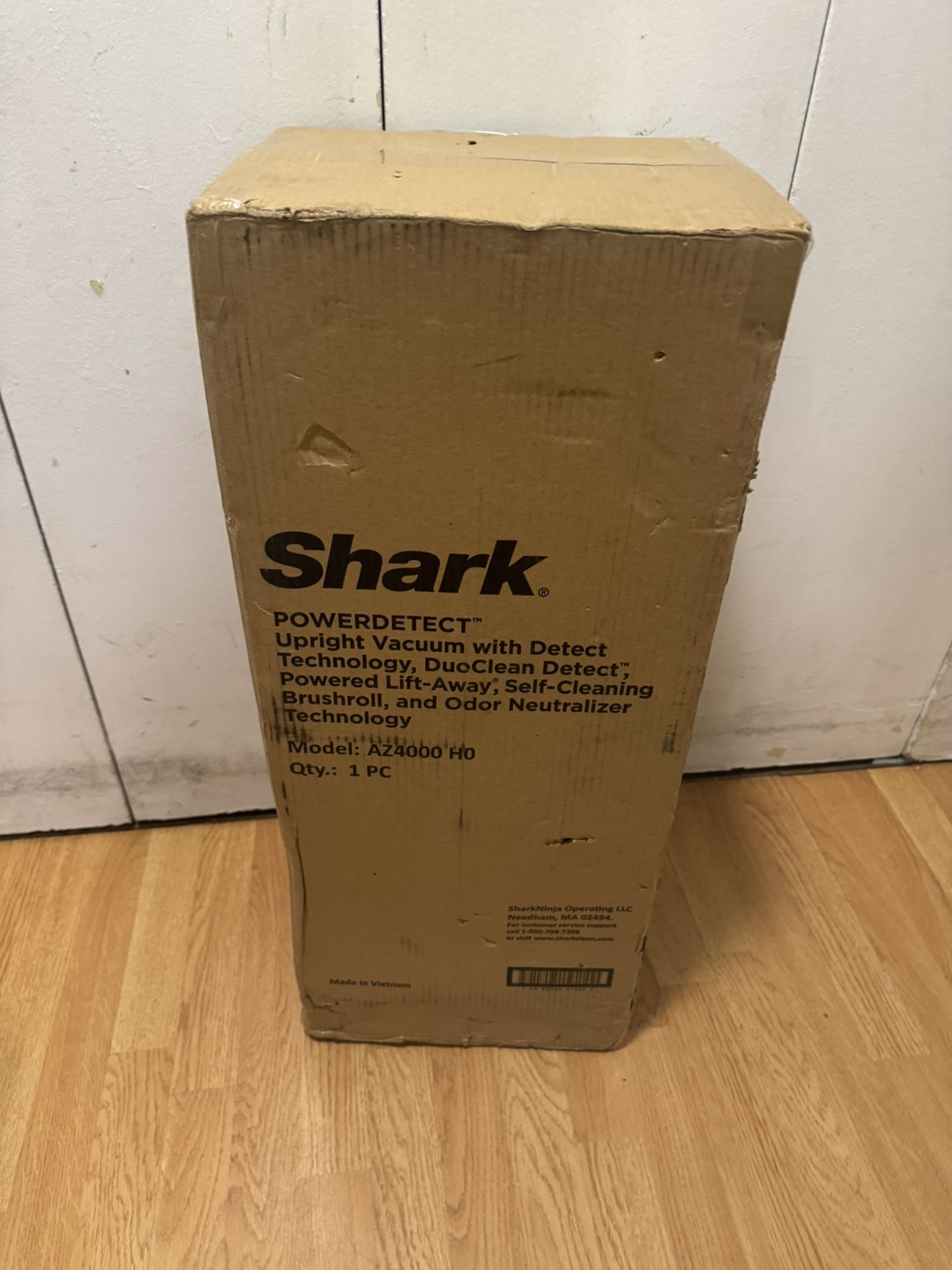 SHARK AZ4000 POWERDETECT Upright Vacuum Cleaner with DuoClean Technology, Odor Neutralizer Technology, Powered Lift-Away, Self Cleaning Brushroll, Ant
