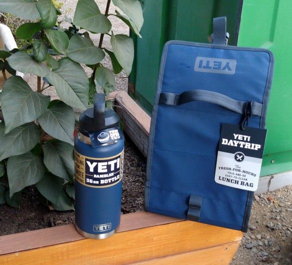 NEW YETI Rambler 36 Oz/DayTrip Lunch Carryall $78