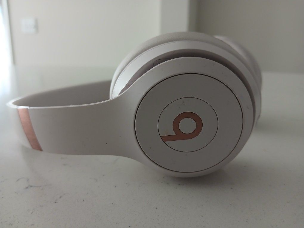 Beats Solo 4 
