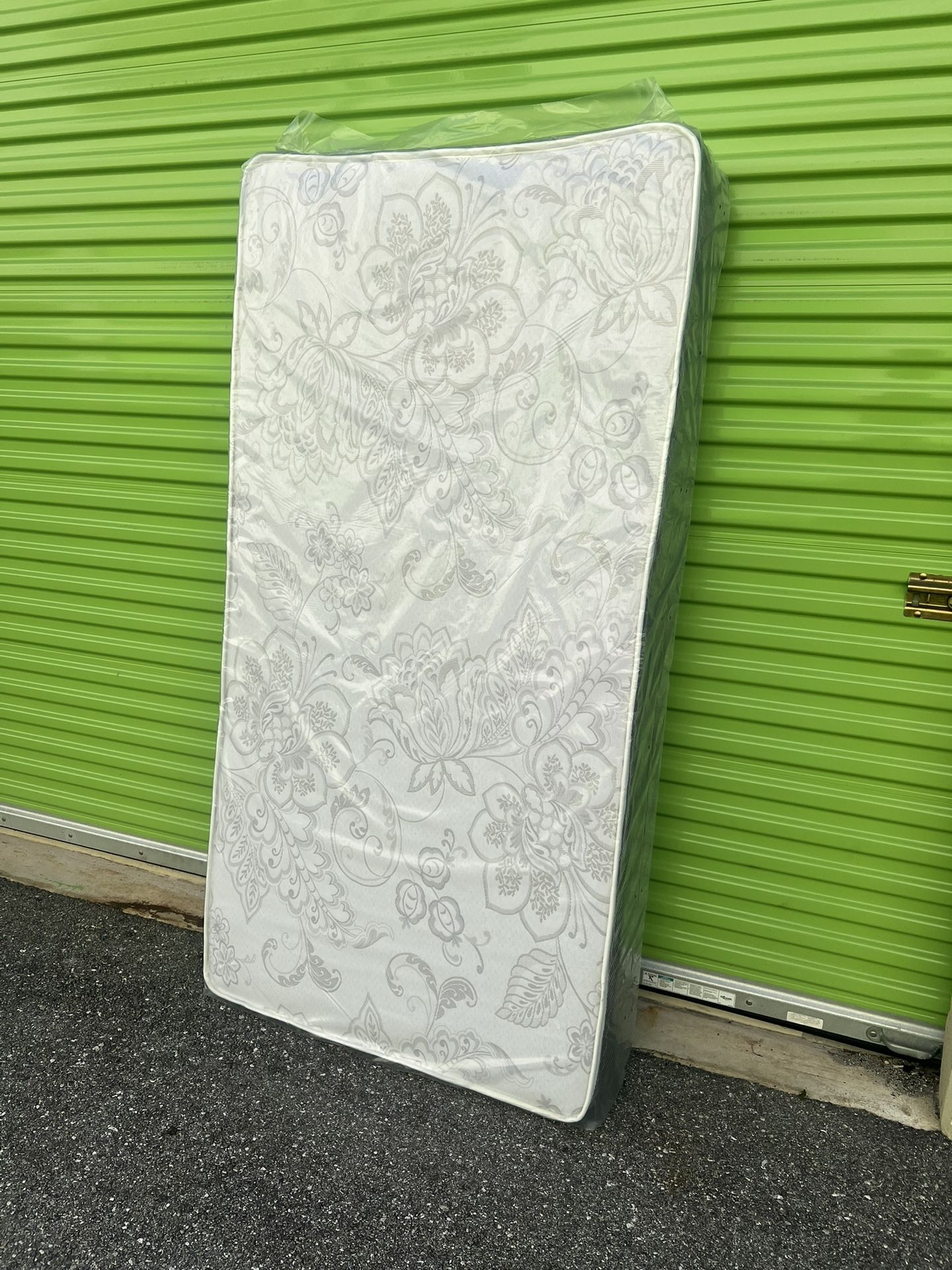 Mattresses: twin, full , queen regular , Colchon Nuevo Colchones plush or pillow top available cama bed mattress