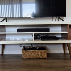 Modern TV Stand 