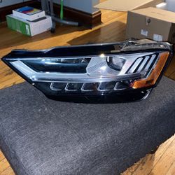 2018 Audi A8l Left Headlight 