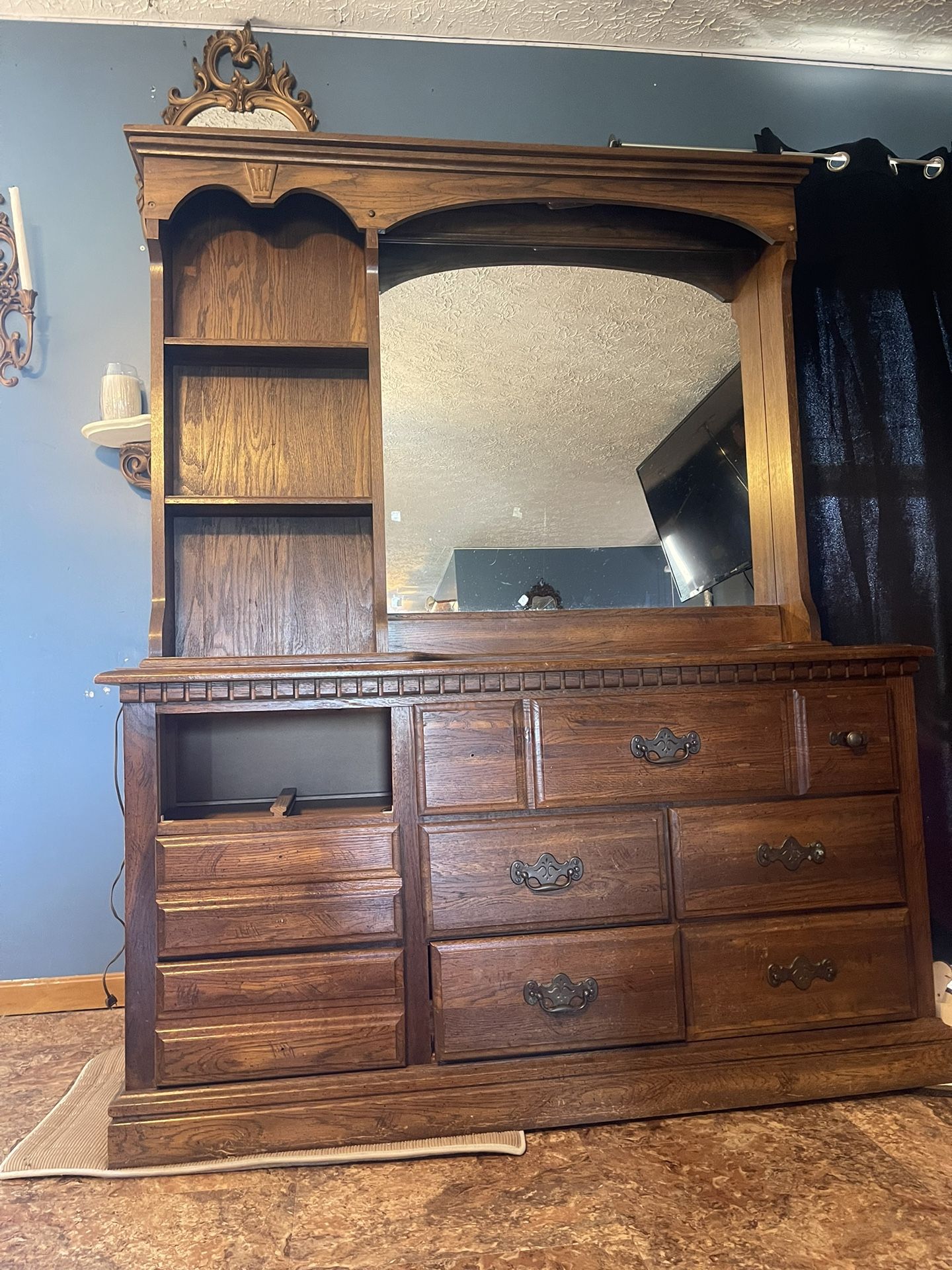 Dresser 