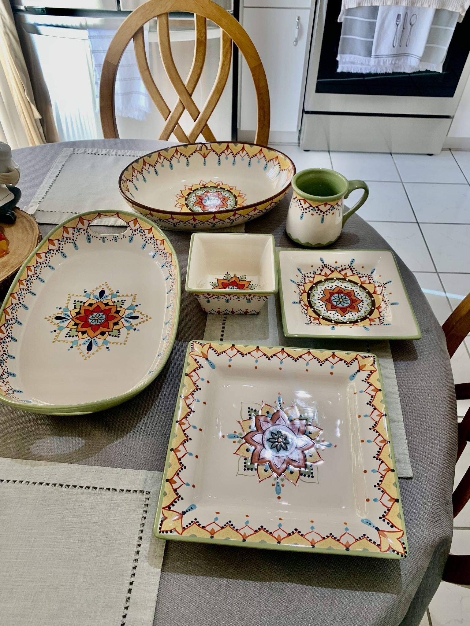 Beautiful Dinning Ware ( 34 Pcs ) Serving For 6