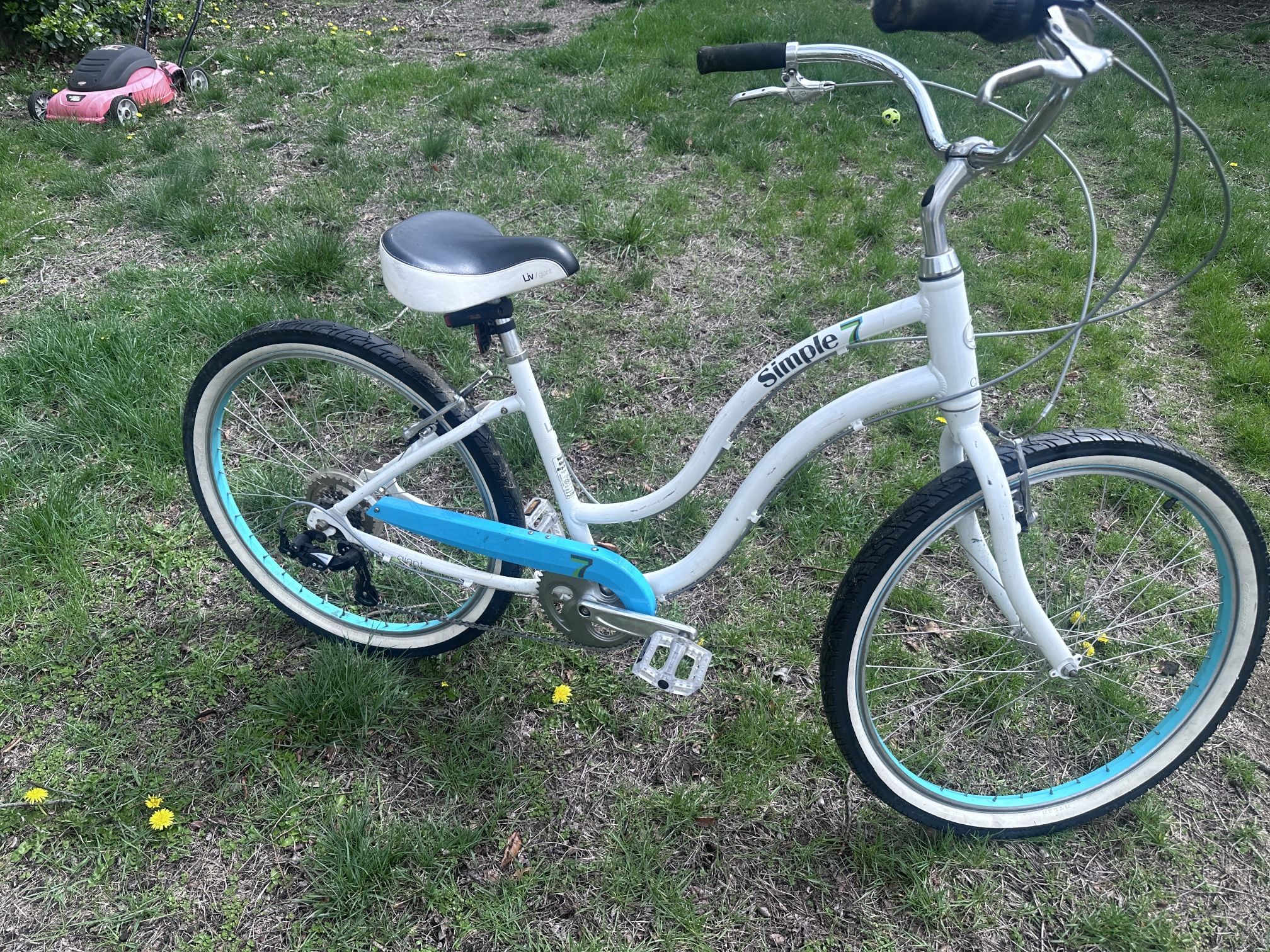 GIant Liv Cruiser simple 7 seven bike in great condition 26” tires