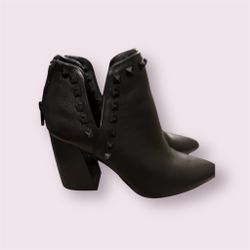 Steve Madden Black Booties Size 7