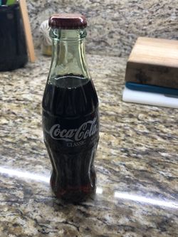 Coca Cola 8 oz Bottle From Christmas 2000