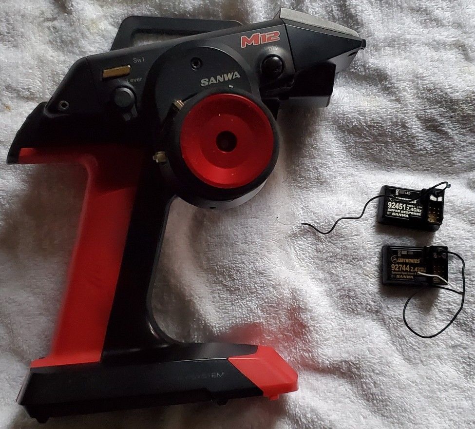 Airtronics/sanwa m12 w 2 receivers and battery