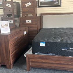 Bed Frame Dresser Mirror Quenn Size 