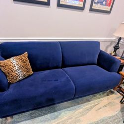 Groovy Couch That's 'All That & A Bag Of Chips'