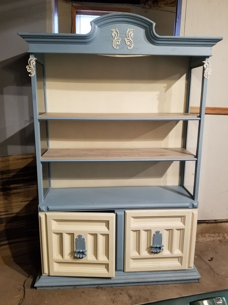Booked shelve/display case/hutch