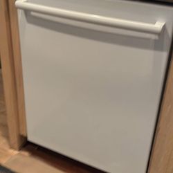 Bosch White Dishwasher