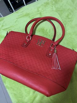 Hermosa cartera roja. Nueva