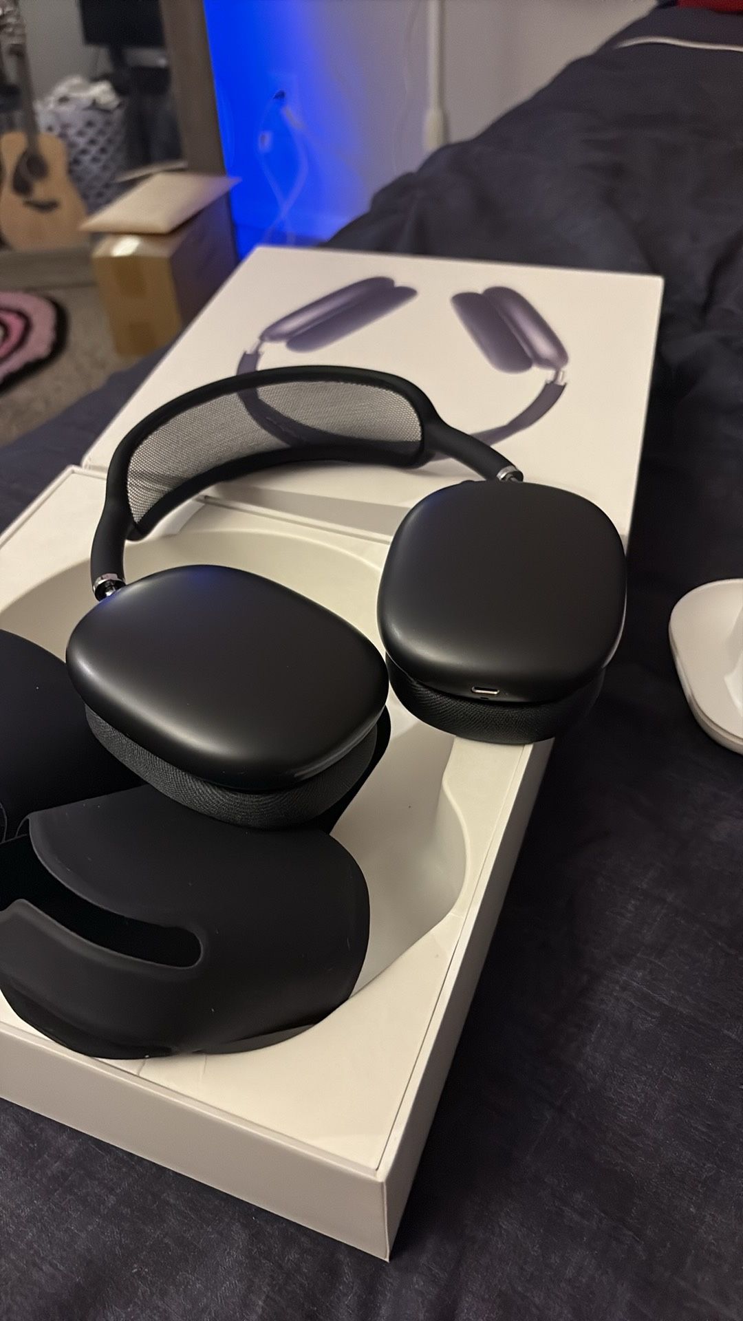 AirPods max