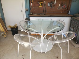 Calligaris Acacia Round Glass Table and 4 shell chairs