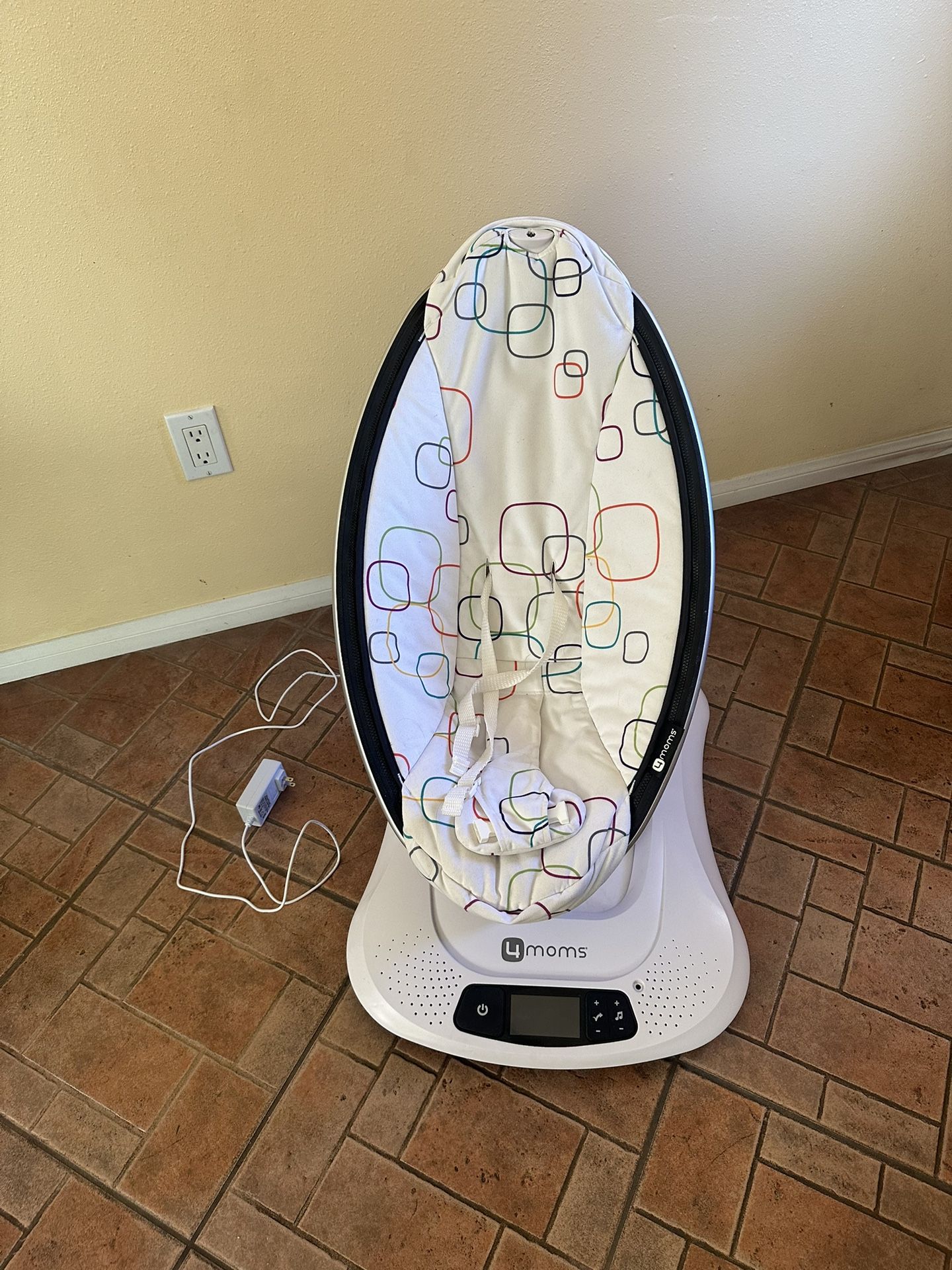 *Willing to Negotiate* 4 Moms MamaRoo Baby Swing