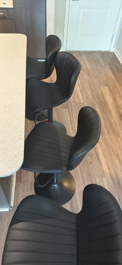 Set of bar stool chairs black