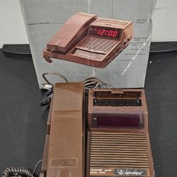 Selling a vintage Windsor AM/FM electronic clock radio telephone. It's model CT-300 and comes with the original box! It has a snooze bar, LED time dis