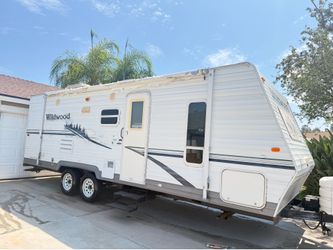 2005 27Ft Forest River Wildwood Travel Trailer
