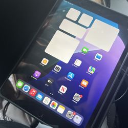 Apple IPad 9th Gen 64gig WiFi + Cellular