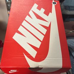 nikes 