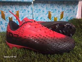 Soccer cleats us size 7.5