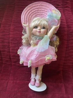 Googly eyed/Marie Osmond porcelain collectibles