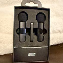 2 Pack Wireless Lavalier microphones 