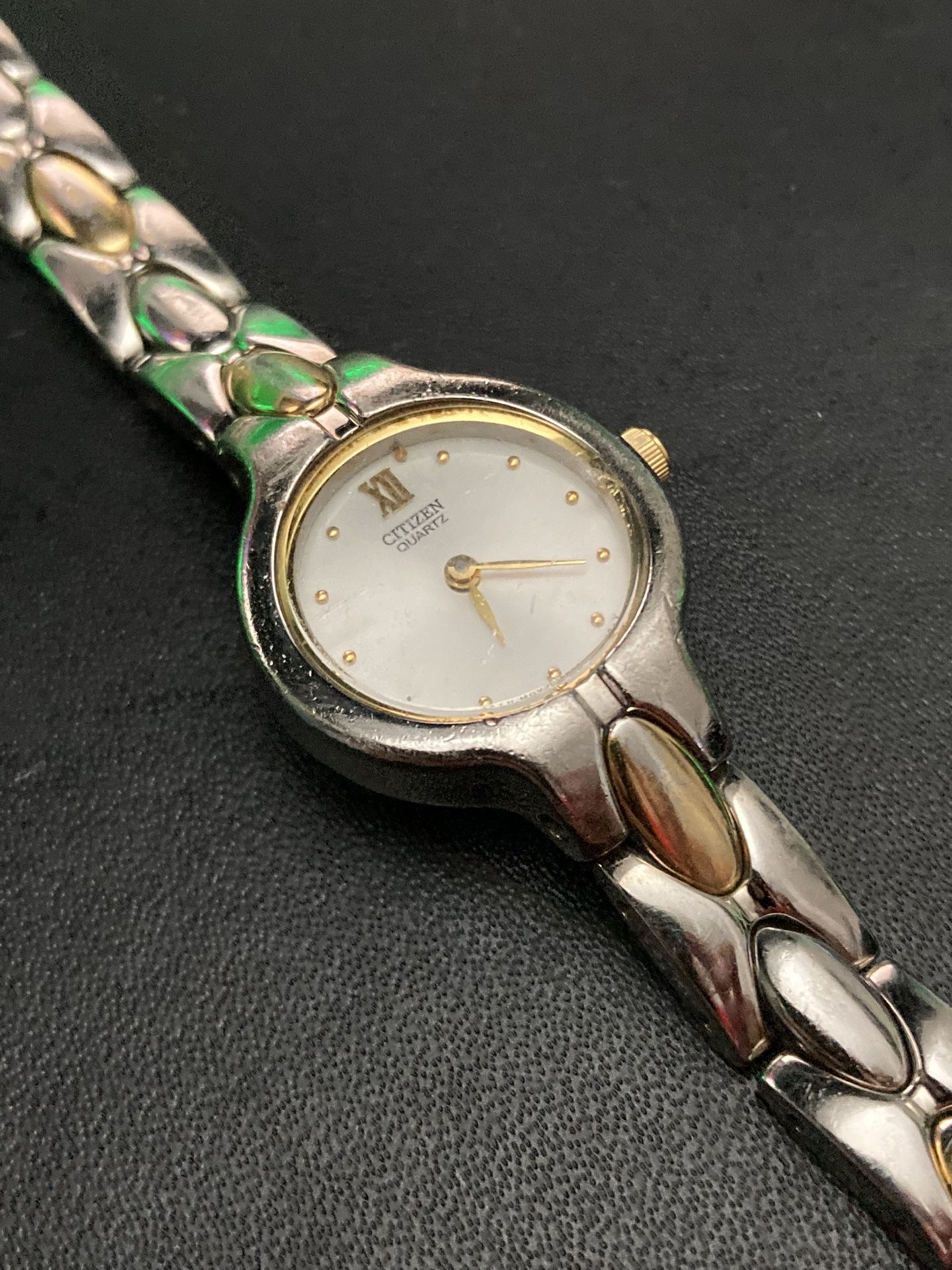 Citizen Quartz Watch Womens Two Tone Silver Gold White Dial Date